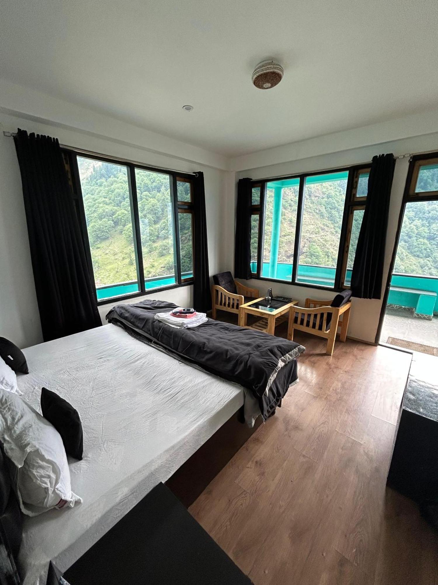 Aman Resort, Tosh Village, Himachal Pradesh Exterior photo